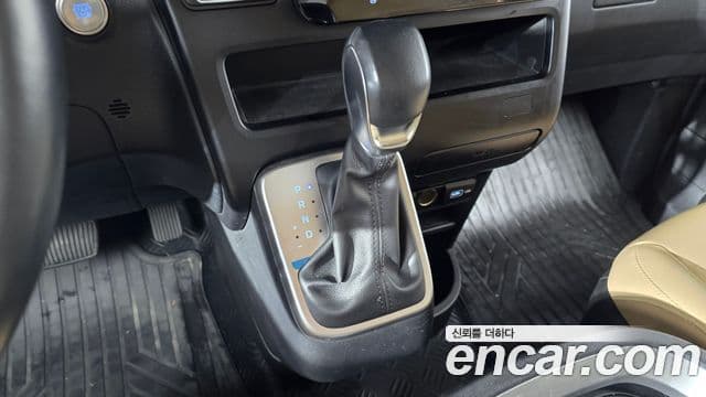Hyundai Staria 2022 — Фото 9/20