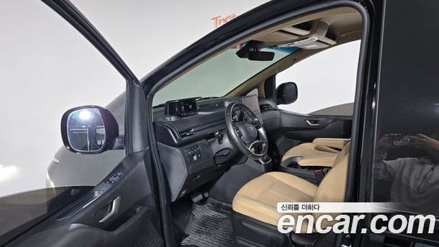 Hyundai Staria 2022 — Фото 10/20