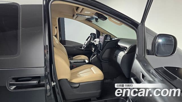 Hyundai Staria 2022 — Фото 11/20