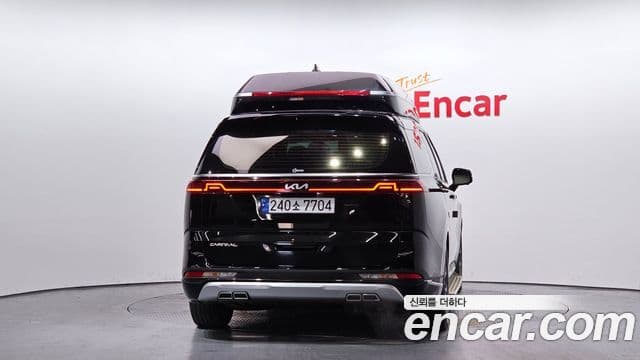 Kia Carnival 2022 — ფოტო 4/20
