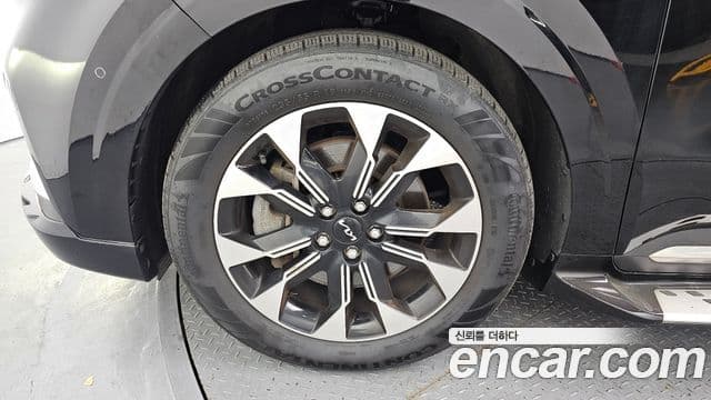 Kia Carnival 2022 — ფოტო 5/20