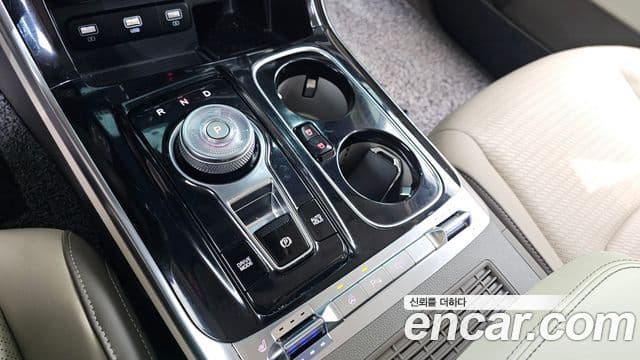 Kia Carnival 2022 — ფოტო 9/20