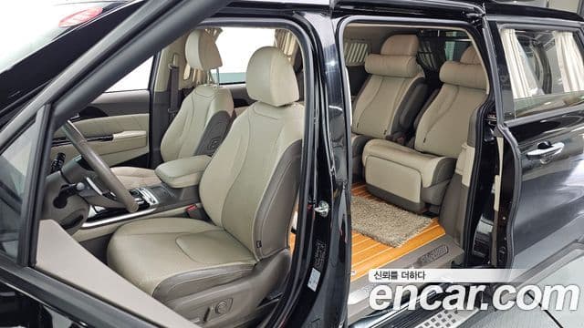 Kia Carnival 2022 — ფოტო 10/20