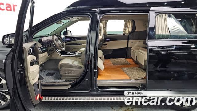 Kia Carnival 2022 — ფოტო 11/20