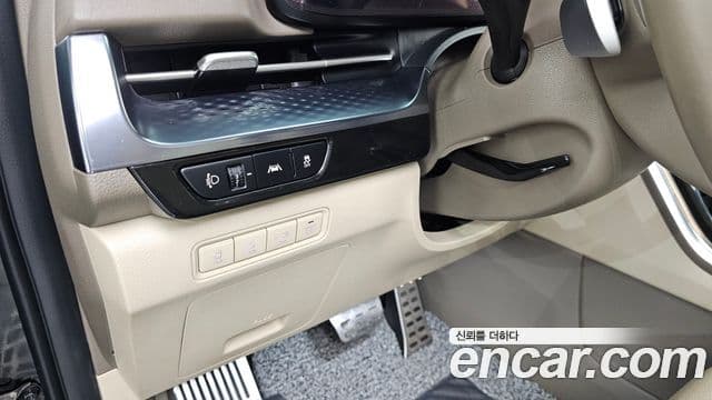 Kia Carnival 2022 — ფოტო 13/20