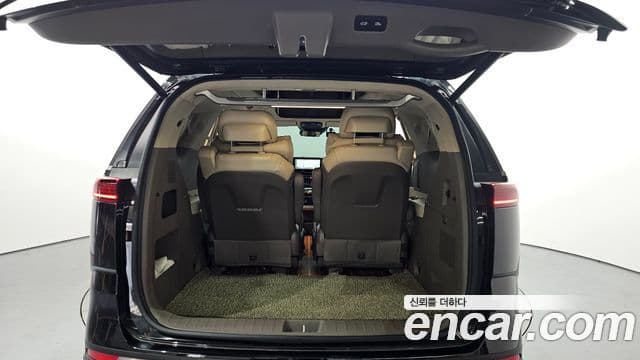 Kia Carnival 2022 — ფოტო 20/20