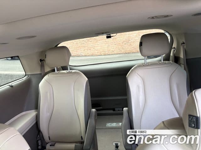 Kia Carnival 2022 — Şəkil 9/17