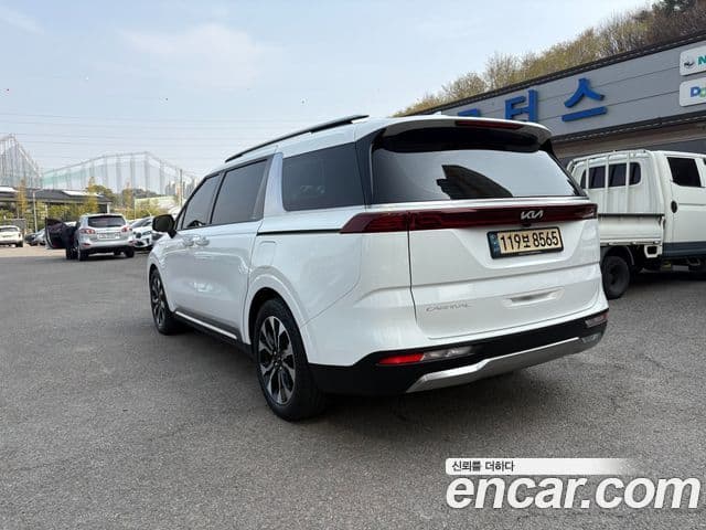 Kia Carnival 2022 — Şəkil 13/17