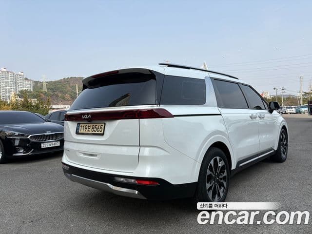 Kia Carnival 2022 — Şəkil 15/17