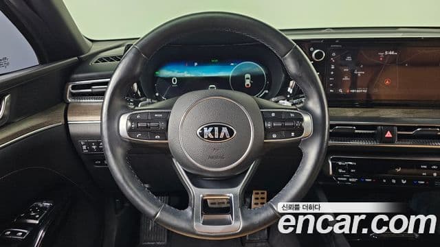 Kia K5 2020 — ფოტო 13/20
