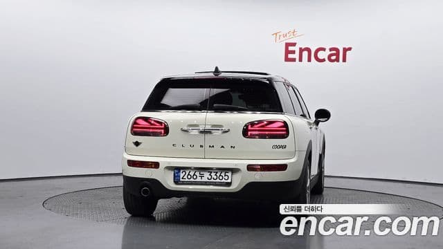 Mini Cooper Clubman 2021 — Photo 1/20