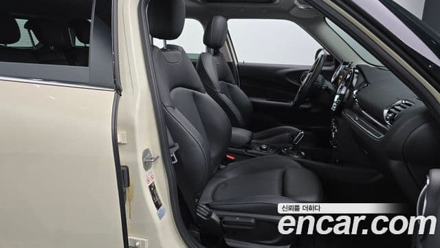 Mini Cooper Clubman 2021 — Photo 14/20
