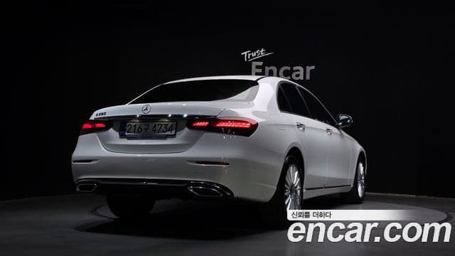 Mercedes-Benz E-Class 2023 — фото 2 из 20