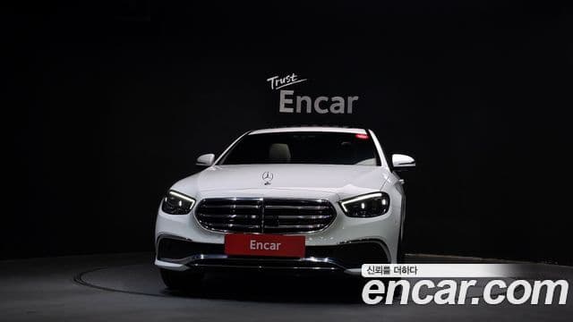 Mercedes-Benz E-Class 2023 — ფოტო 3/20