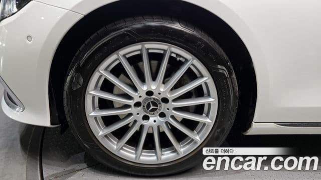 Mercedes-Benz E-Class 2023 — ფოტო 5/20
