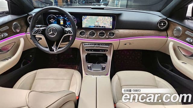 Mercedes-Benz E-Class 2023 — ფოტო 7/20