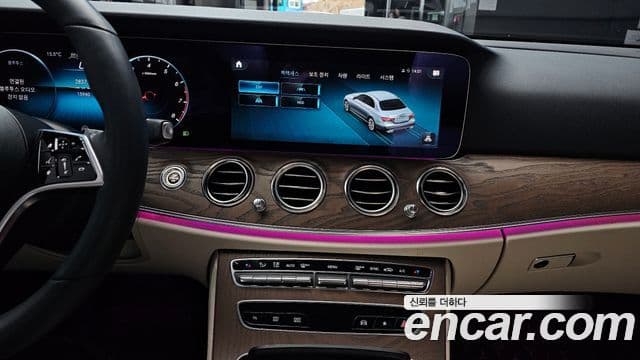 Mercedes-Benz E-Class 2023 — фото 15 из 20