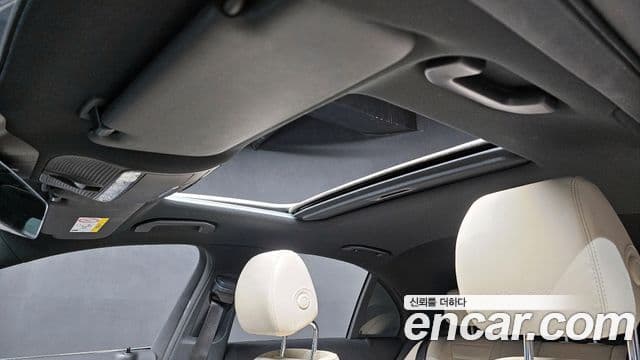 Mercedes-Benz E-Class 2023 — фото 18 из 20