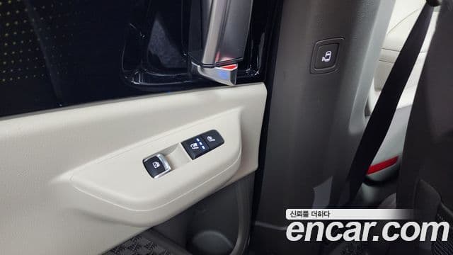 Kia Carnival 2023 — Фото 18/20