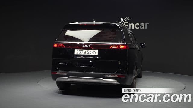 Kia Carnival 2022 — ფოტო 3/20
