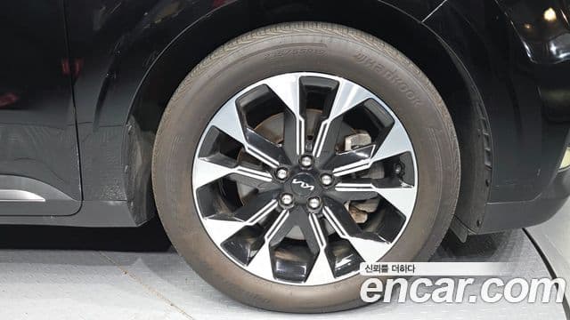 Kia Carnival 2022 — ფოტო 4/20