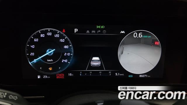 Kia Carnival 2022 — ფოტო 6/20