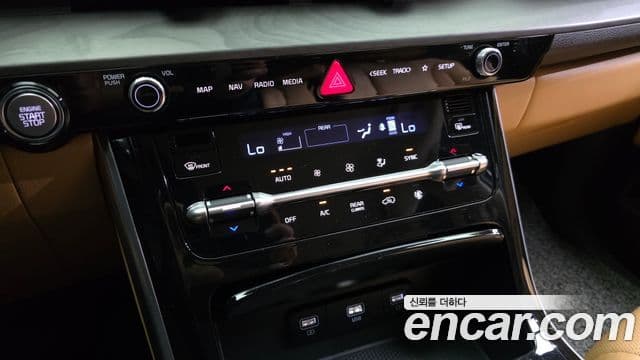 Kia Carnival 2022 — ფოტო 16/20
