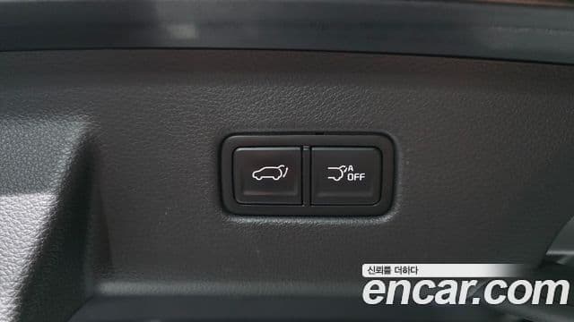 Kia Carnival 2022 — ფოტო 19/20