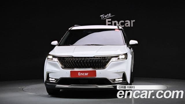 Kia Carnival 2023 — ფოტო 2/20
