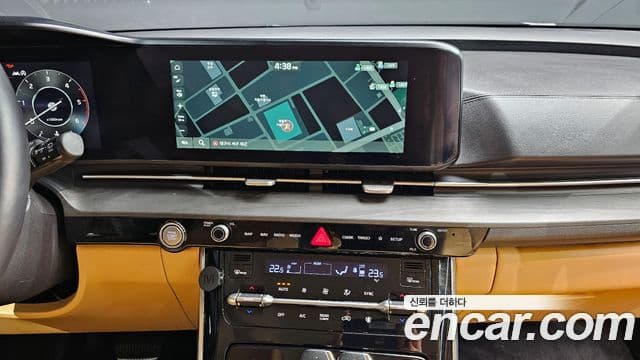Kia Carnival 2023 — ფოტო 15/20