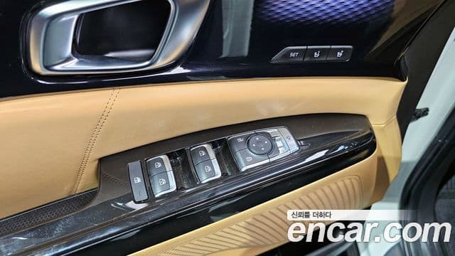 Kia Carnival 2023 — ფოტო 17/20