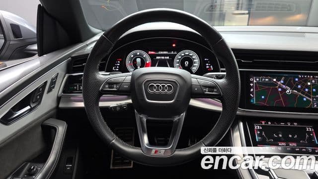 Audi Q7 2021 — Şəkil 13/20