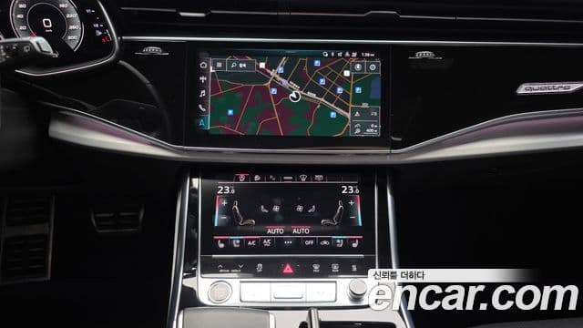 Audi Q7 2021 — Şəkil 16/20