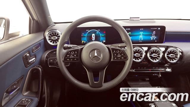 Mercedes-Benz A-Class 2020 — Фото 13/20