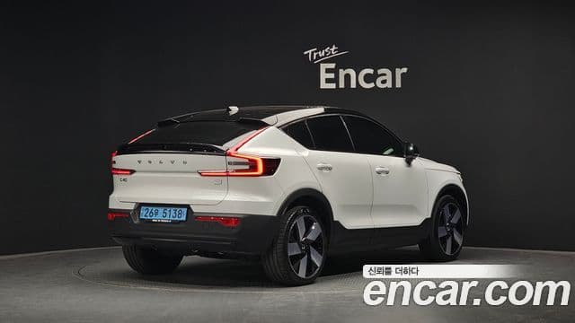 Volvo C40 Recharge 2022 — Şəkil 1/20
