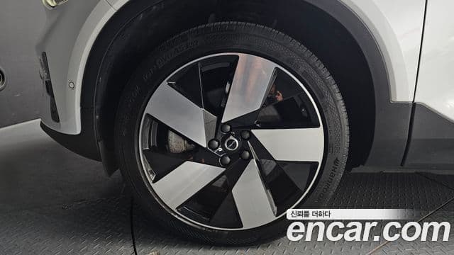 Volvo C40 Recharge 2022 — Şəkil 18/20
