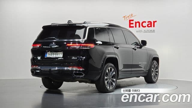 Jeep Grand Cherokee 2022 — ფოტო 2/20