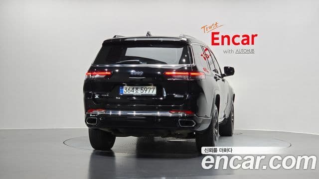 Jeep Grand Cherokee 2022 — ფოტო 4/20
