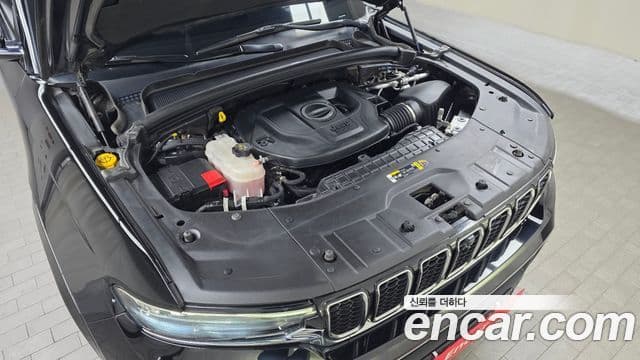 Jeep Grand Cherokee 2022 — ფოტო 6/20