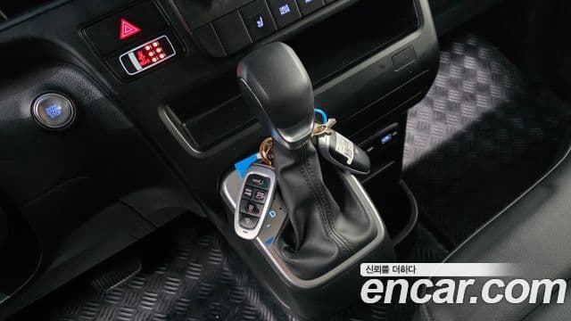 Hyundai Staria 2024 — Şəkil 9/20