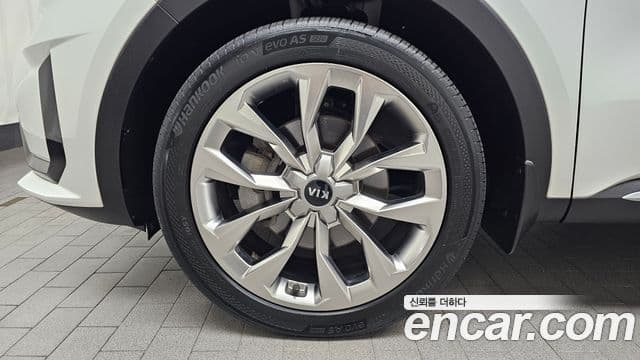 Kia Sorento 2021 — Фото 5/20