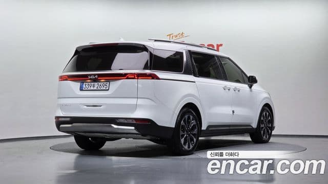 Kia Carnival 2023 — ფოტო 9/20