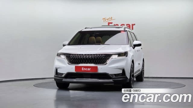 Kia Carnival 2023 — ფოტო 13/20