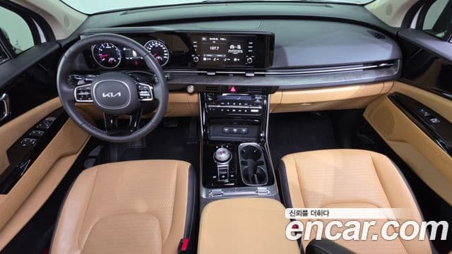 Kia Carnival 2023 — ფოტო 6/20