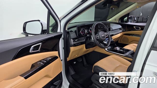 Kia Carnival 2023 — ფოტო 11/20