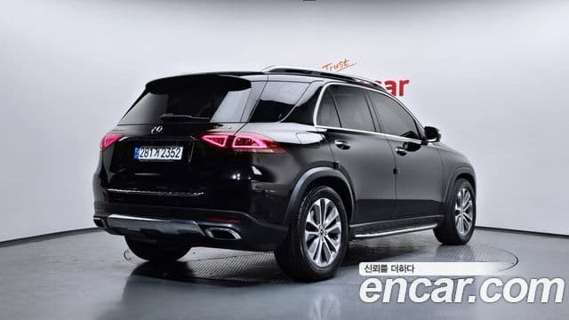Mercedes-Benz GLE-Class 2022 — ფოტო 2/20