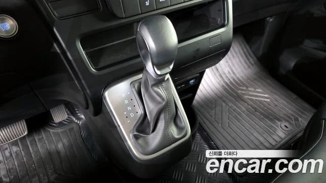 Hyundai Staria 2025 — Şəkil 9/20