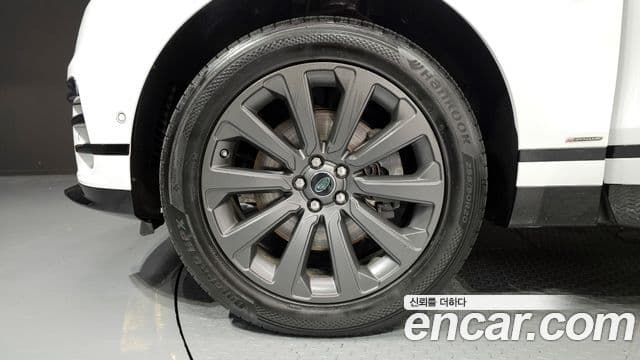 Land Rover Range Rover Velar 2019 — Photo 4/20
