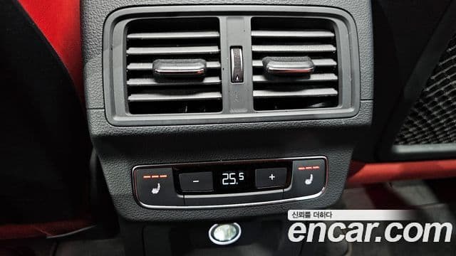 Audi Q5 2020 — ფოტო 17/20