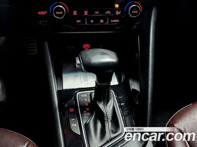 Kia Niro 2019 — ფოტო 11/17